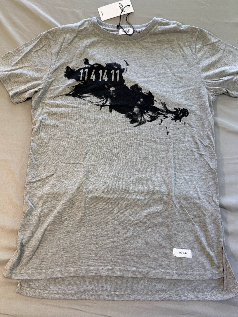 KDNK Men's Heather Grey Smoke Print Graphic Tee Shirt Size Medium New With Tags